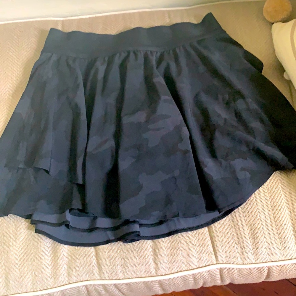 Lululemon tennis skirt 8 tall NWOT